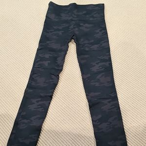 Spanx camo leggings size medium